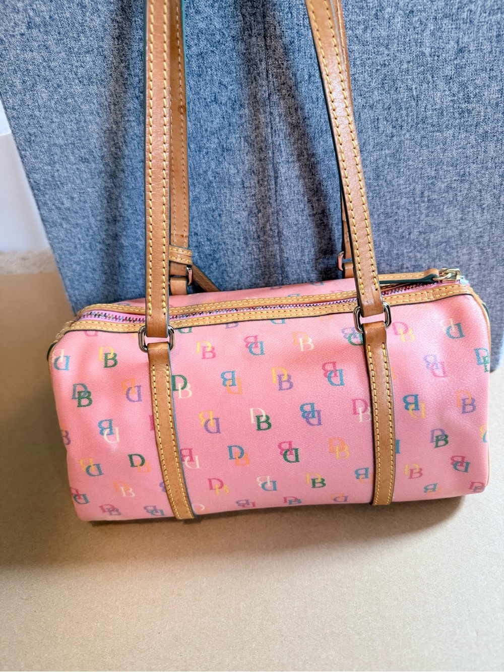 Y2K Dooney & Bourke Vintage Pink Barrel Bag with Heart Charm - Picture 4 of 11